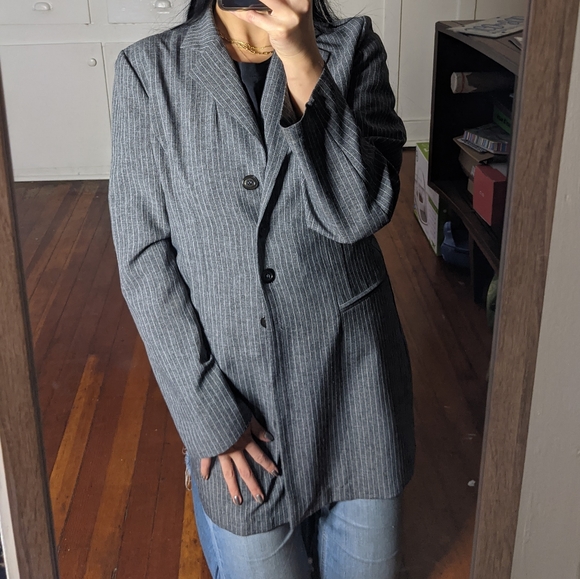 Vintage long pinstripe blazer - Picture 3 of 8